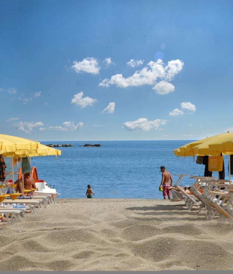 Hotel Jole Чезенатико Экстерьер фото