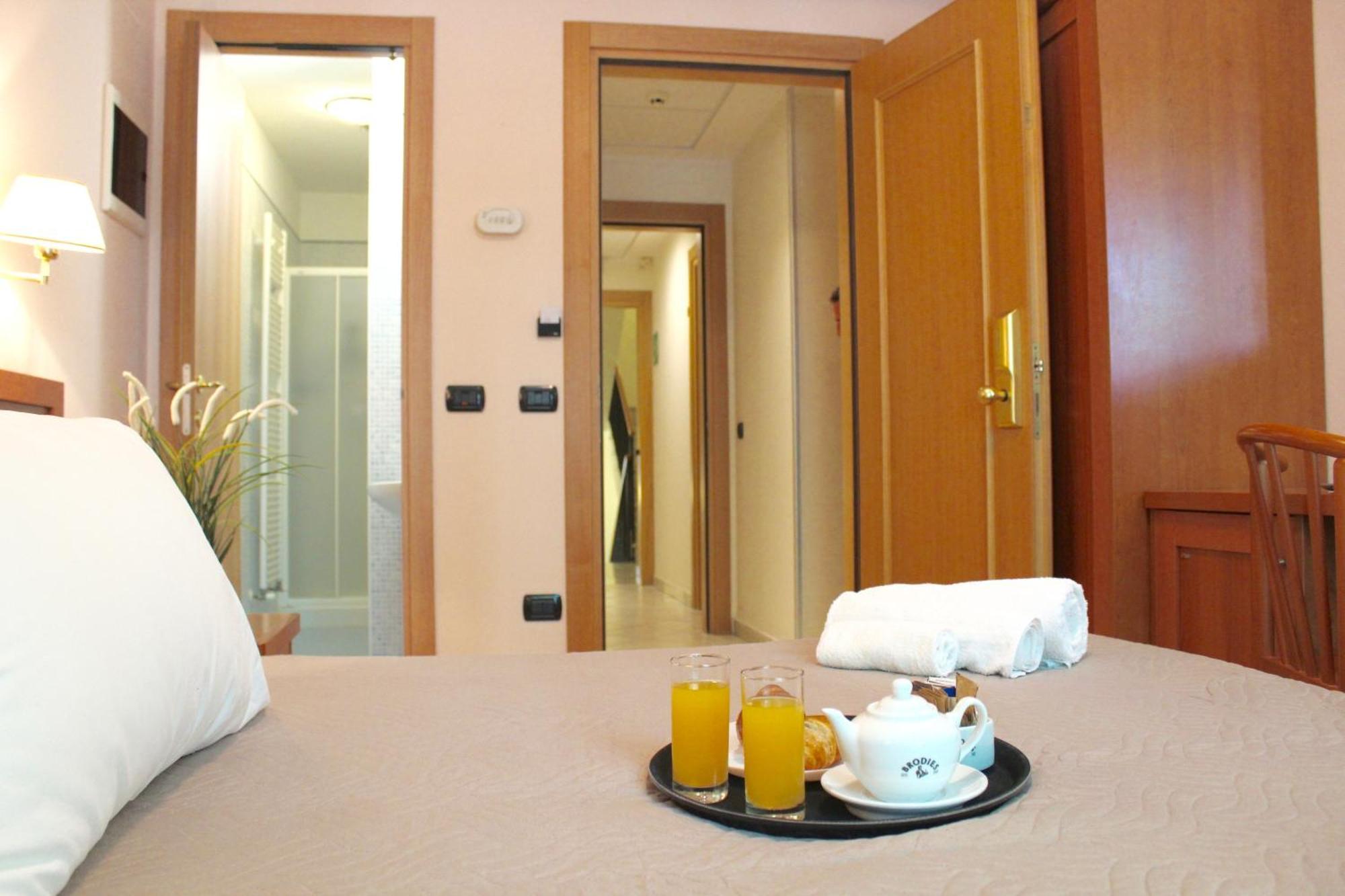 Hotel Jole Чезенатико Экстерьер фото