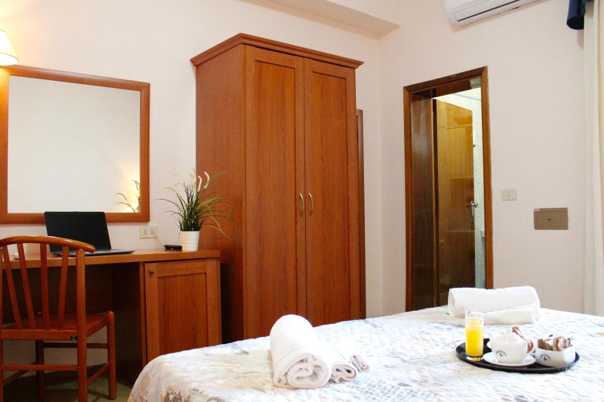Hotel Jole Чезенатико Экстерьер фото