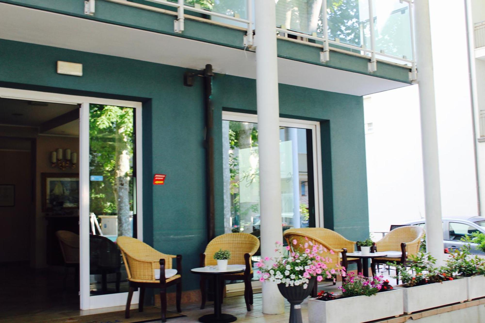 Hotel Jole Чезенатико Экстерьер фото